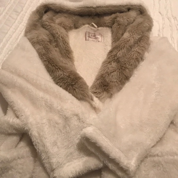 Bath Robe - Picture 2 of 3